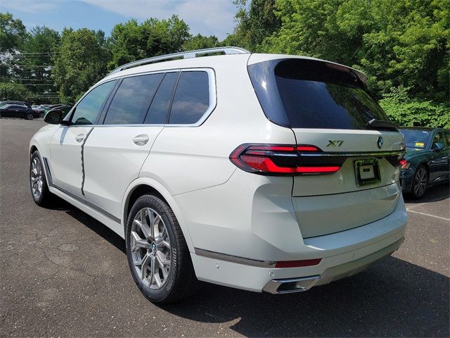 2025 BMW X7 xDrive40i