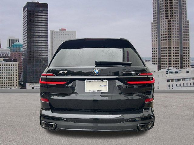 2025 BMW X7 xDrive40i