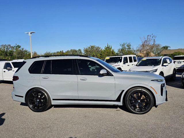 2025 BMW X7 xDrive40i