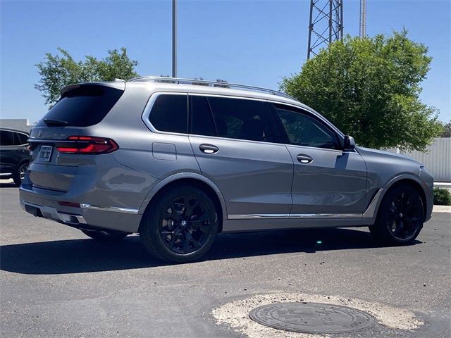 2025 BMW X7 xDrive40i