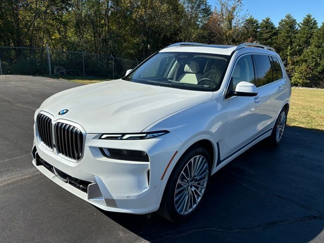 2025 BMW X7 xDrive40i