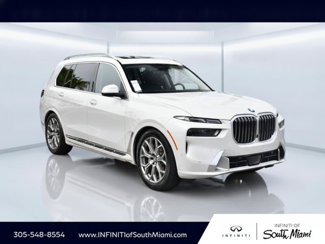 2025 BMW X7 xDrive40i
