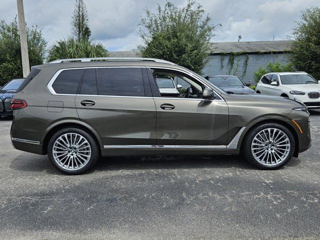 2025 BMW X7 xDrive40i