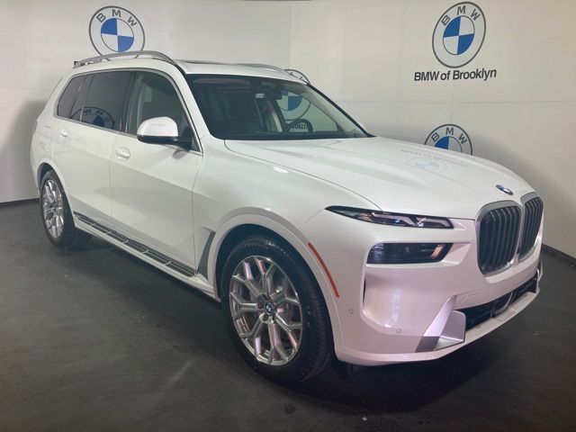 2025 BMW X7 xDrive40i