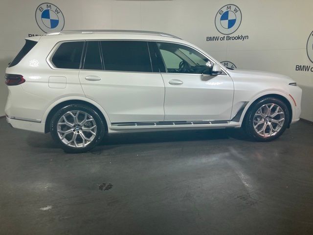 2025 BMW X7 xDrive40i