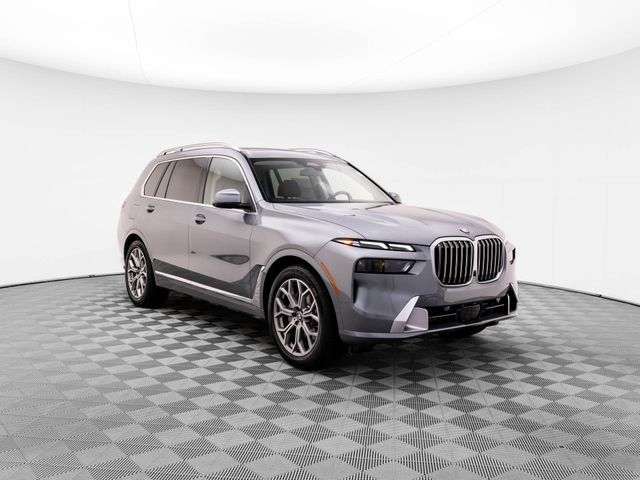 2025 BMW X7 xDrive40i