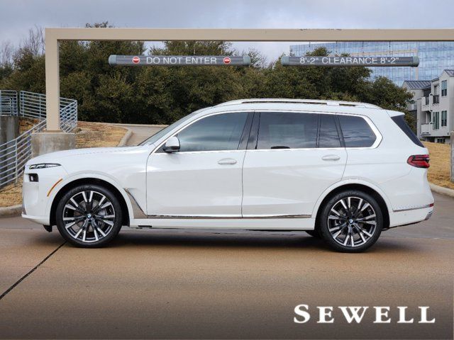 2025 BMW X7 xDrive40i