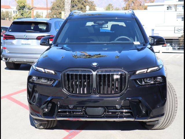 2025 BMW X7 M60i