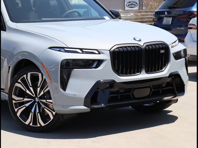 2025 BMW X7 M60i