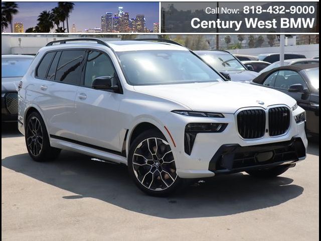 2025 BMW X7 M60i