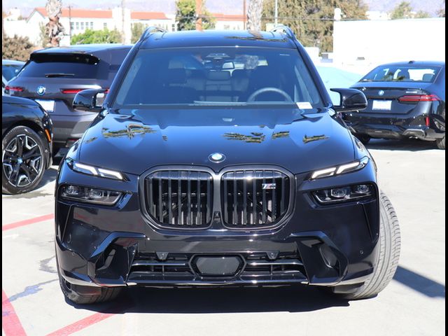 2025 BMW X7 M60i