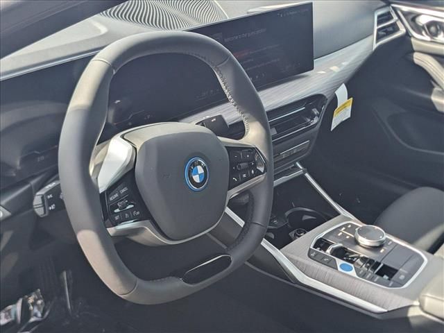 2025 BMW i4 eDrive40