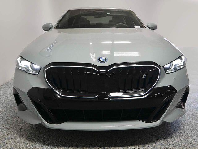 2025 BMW i5 xDrive40