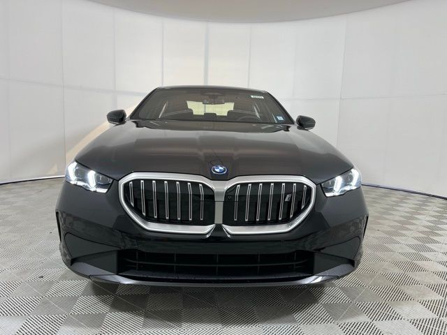 2025 BMW i5 xDrive40