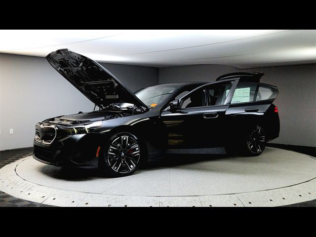 2025 BMW i5 M60