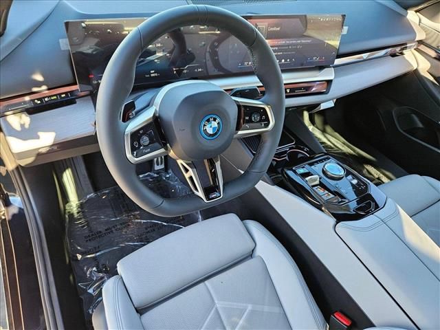 2025 BMW i5 eDrive40