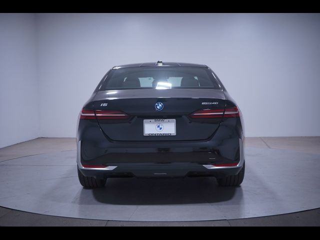 2025 BMW i5 eDrive40