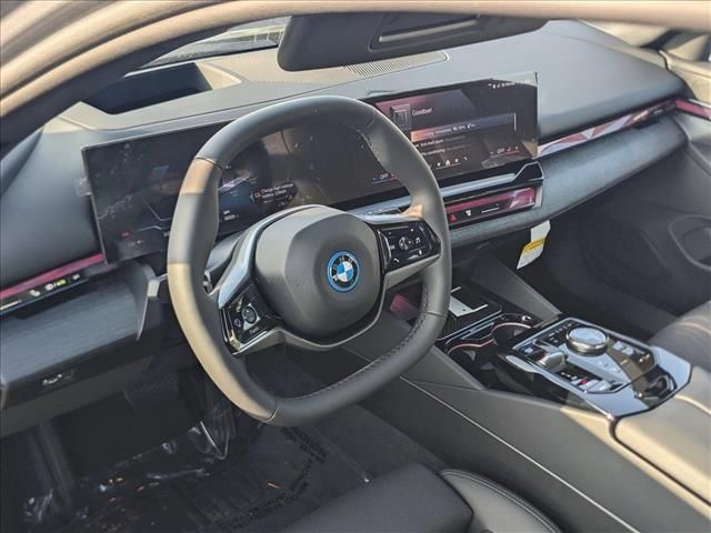 2025 BMW i5 eDrive40