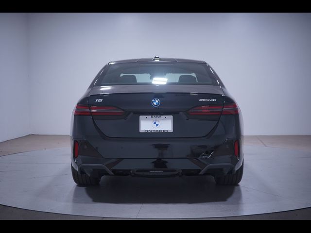 2025 BMW i5 eDrive40