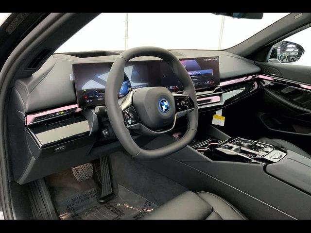 2025 BMW i5 xDrive40