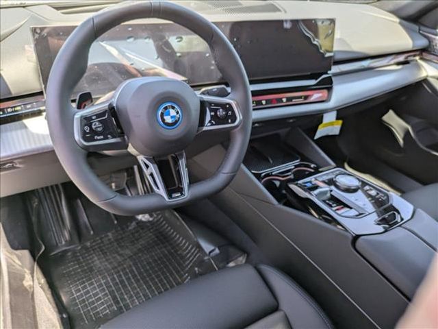 2025 BMW i5 xDrive40