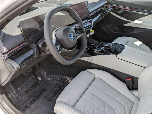 2025 BMW i5 xDrive40