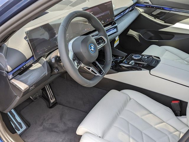 2025 BMW i5 xDrive40