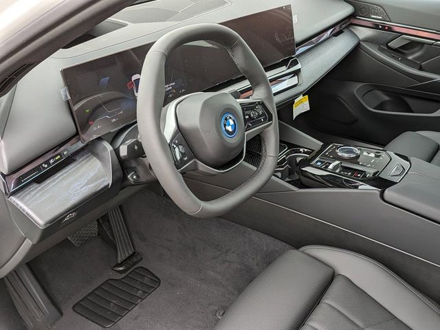 2025 BMW i5 xDrive40