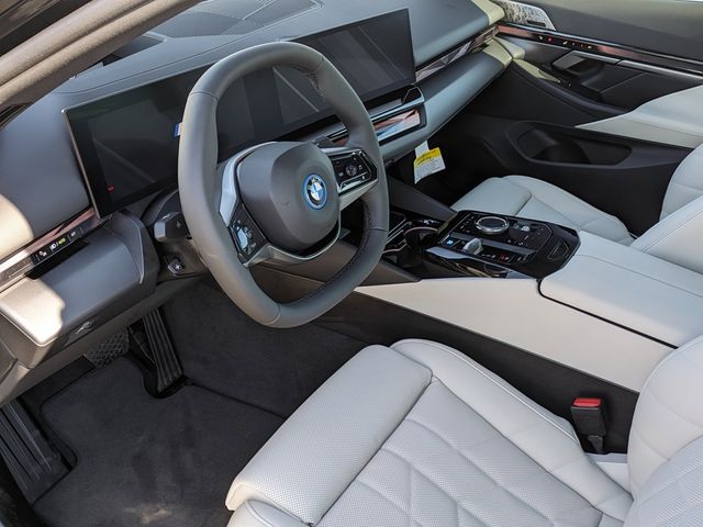 2025 BMW i5 xDrive40