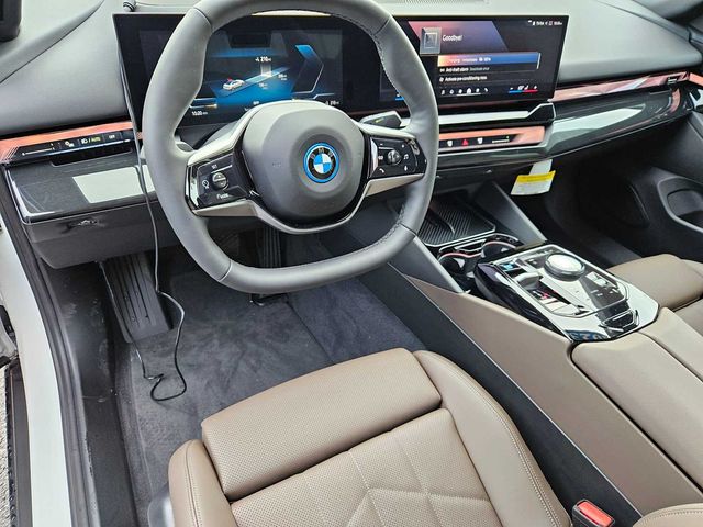 2025 BMW i5 xDrive40