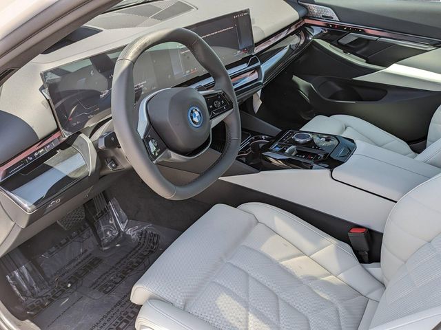 2025 BMW i5 xDrive40