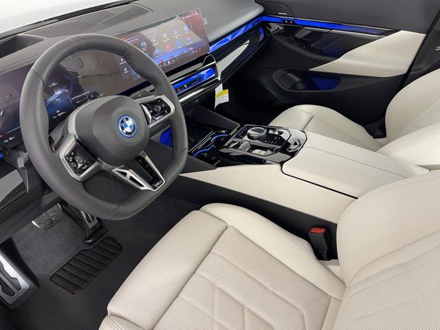 2025 BMW i5 xDrive40