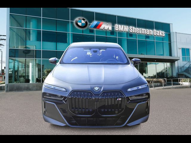 2025 BMW i7 M70