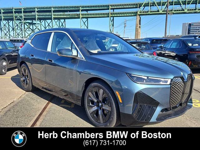 2025 BMW iX xDrive50