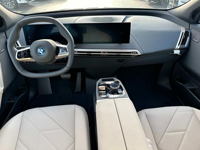 2025 BMW iX xDrive50