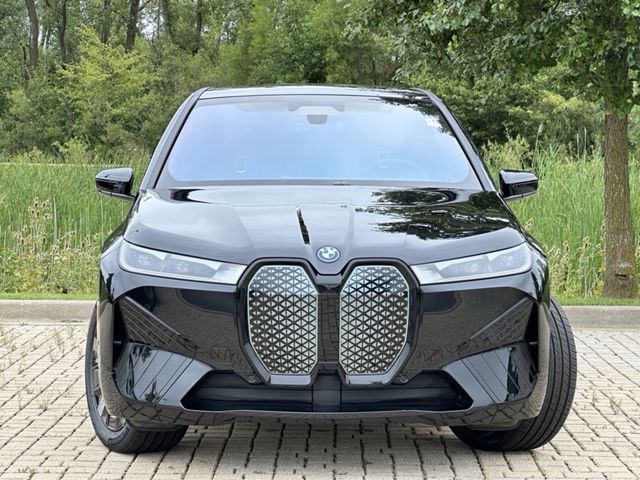 2025 BMW iX xDrive50