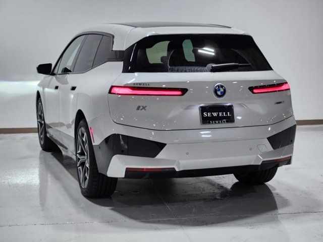 2025 BMW iX xDrive50