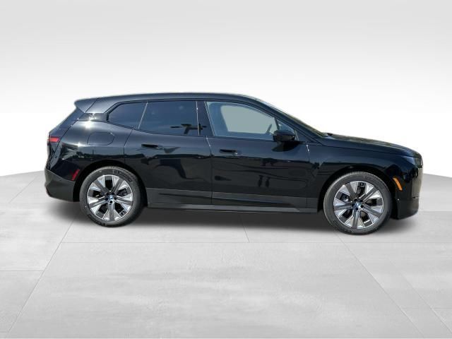 2025 BMW iX xDrive50