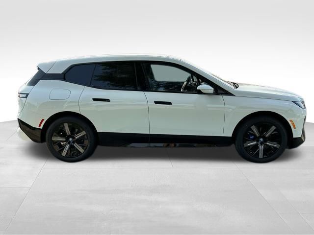 2025 BMW iX xDrive50