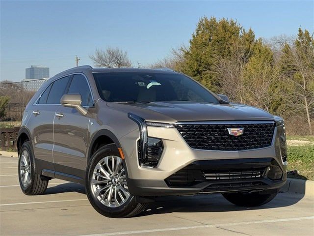 2025 Cadillac XT4 Premium Luxury