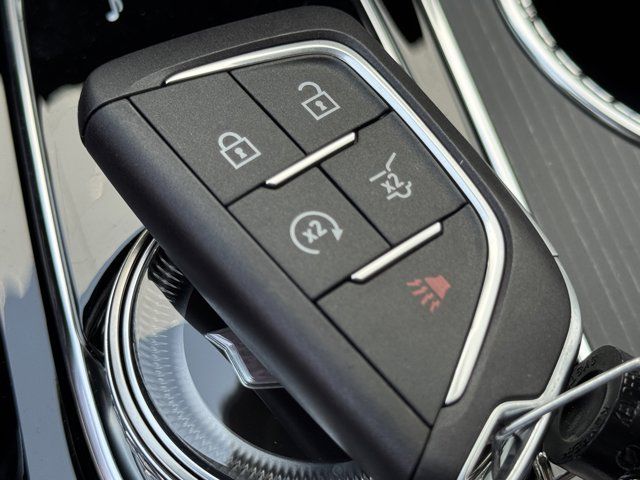 2025 Cadillac LYRIQ Sport