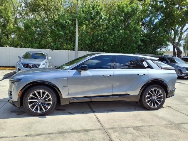 2025 Cadillac LYRIQ Sport