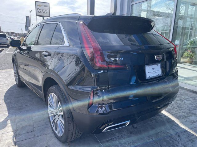 2025 Cadillac XT4 Premium Luxury