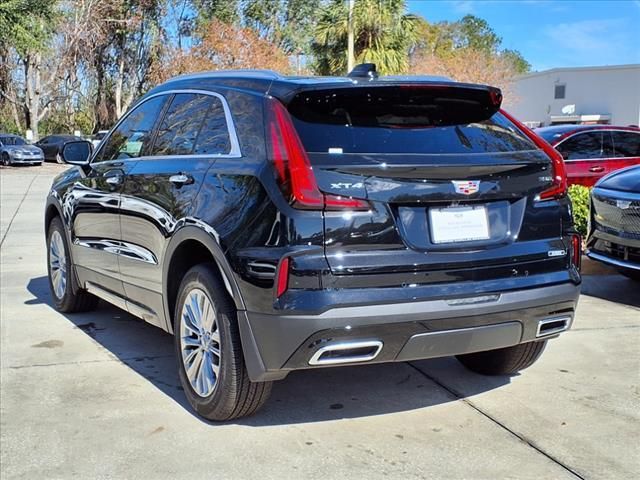 2025 Cadillac XT4 Premium Luxury