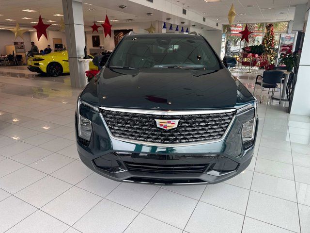 2025 Cadillac XT4 Premium Luxury