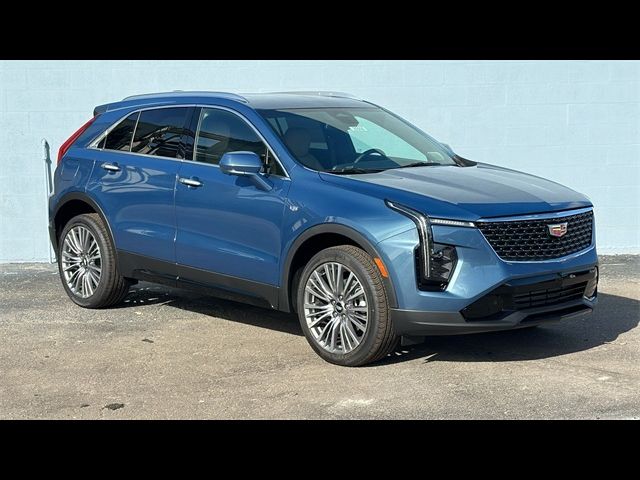 2025 Cadillac XT4 Premium Luxury