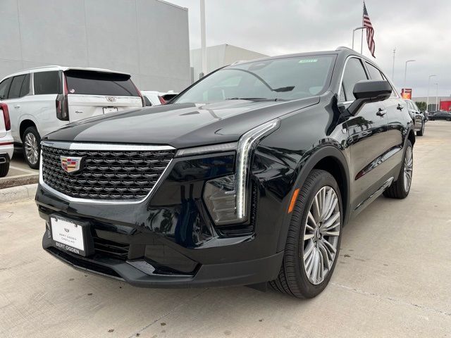 2025 Cadillac XT4 Premium Luxury