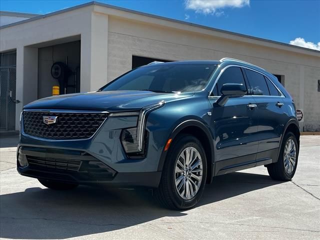 2025 Cadillac XT4 Premium Luxury