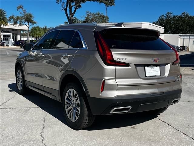 2025 Cadillac XT4 Premium Luxury