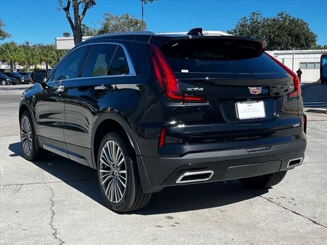 2025 Cadillac XT4 Premium Luxury